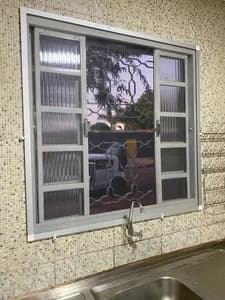 Tela mosquiteiro instalada em janela no bairro São Francisco em Campo Grande MS - UauTelas Bairro São Francisco MS